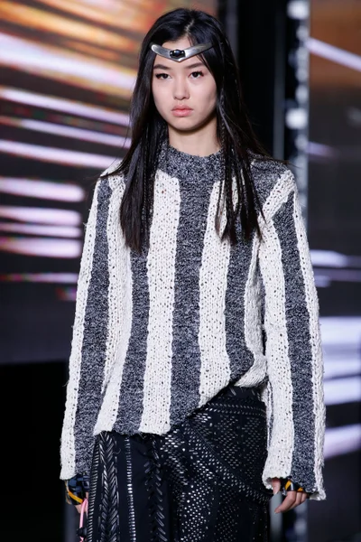 Look 28